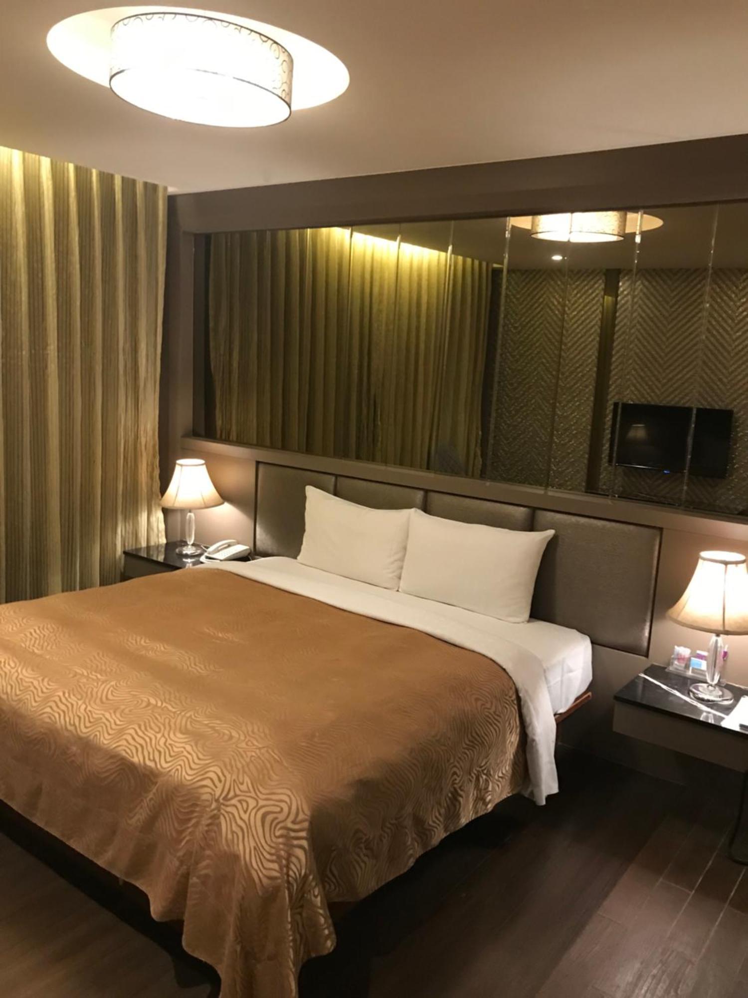 Venice Motel เกาสง ภายนอก รูปภาพ